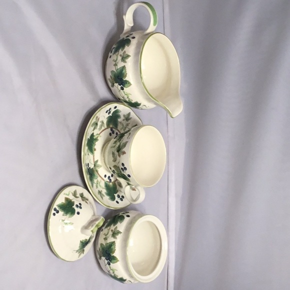 MIKASA CHELSEA VINE VINTAGE TEA SET 4 PLACE SETTING SERVING - Picture 4 of 4